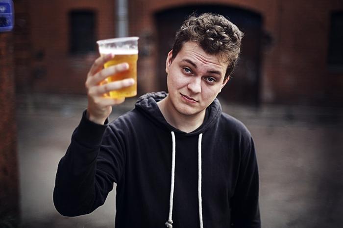 Юрий Хованский с пивом