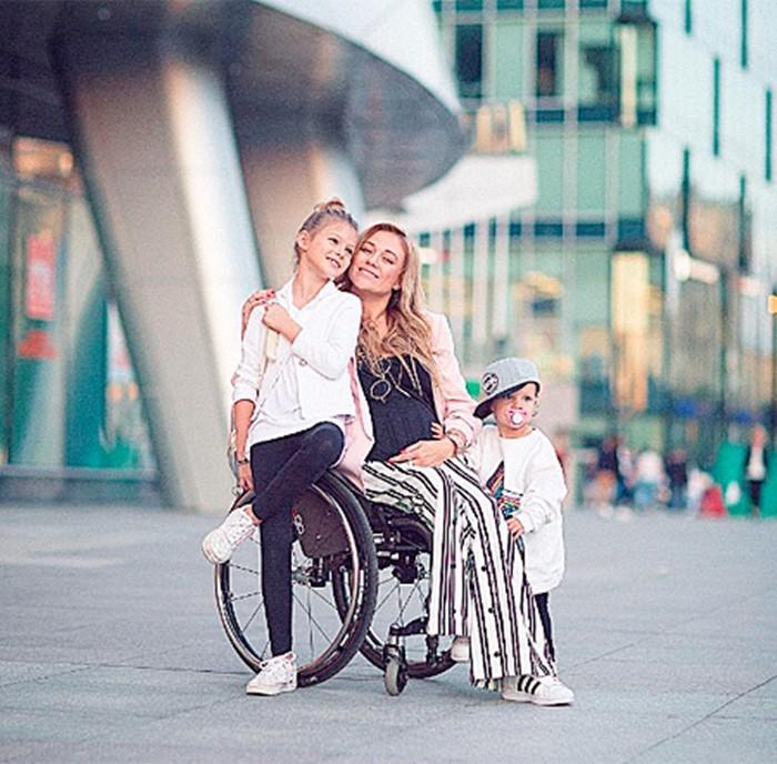 Ксения Безуглова с дочерью и сыном