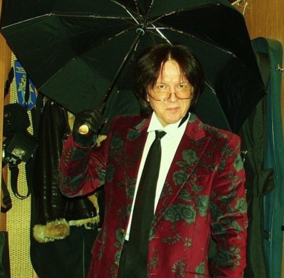 Григорий Рубцов с зонтиком