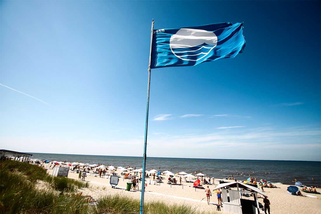 Пляж с голубым флагом