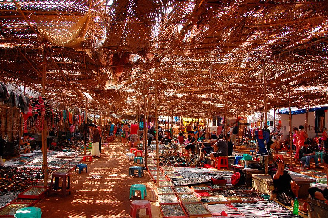 Рынок Анжунг