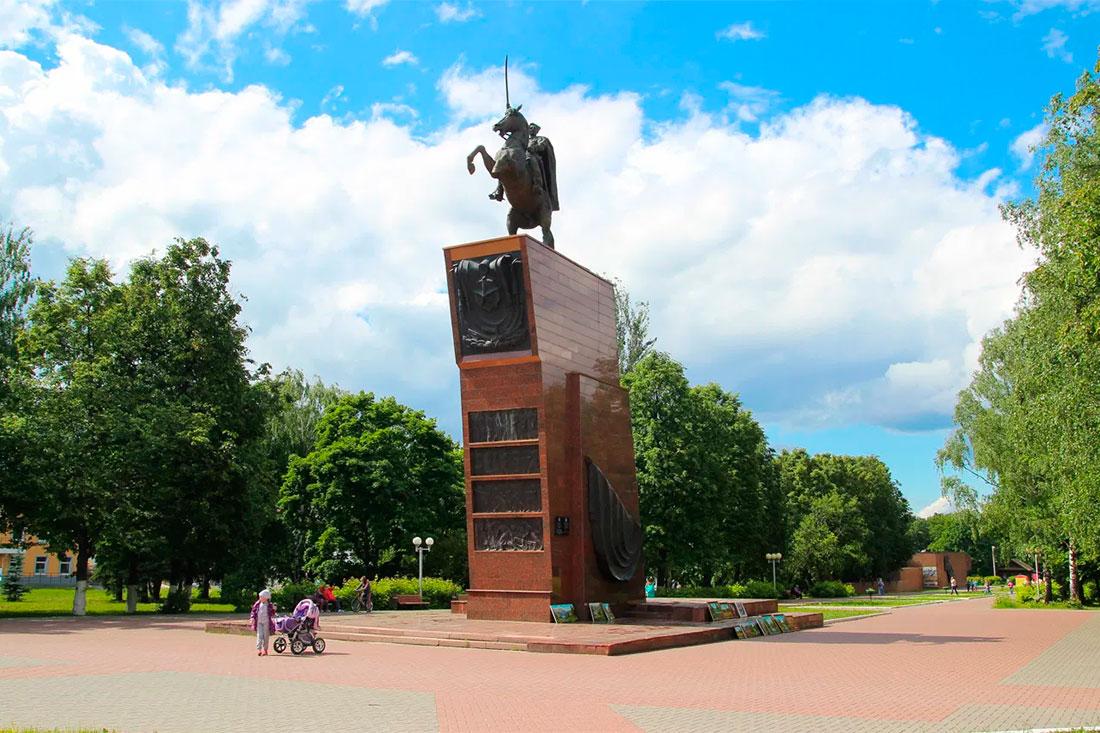 Площадь имени В. И. Чапаева