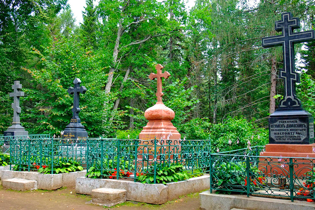 Игуменское кладбище