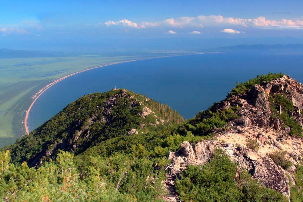 Баргузинский залив и полуостров Святой нос