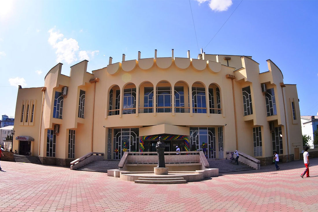 Кумыкский театр, названный в честь А.П. Сарабатова.