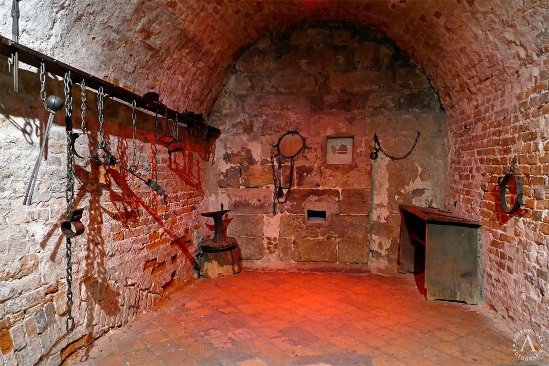 Музей Рошгефниса в средневековом подземелье