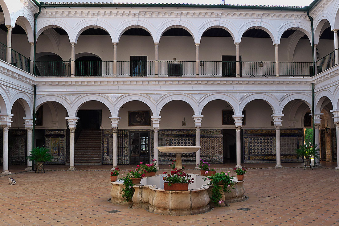 Внутренний двор монастыря Санта-Паула
