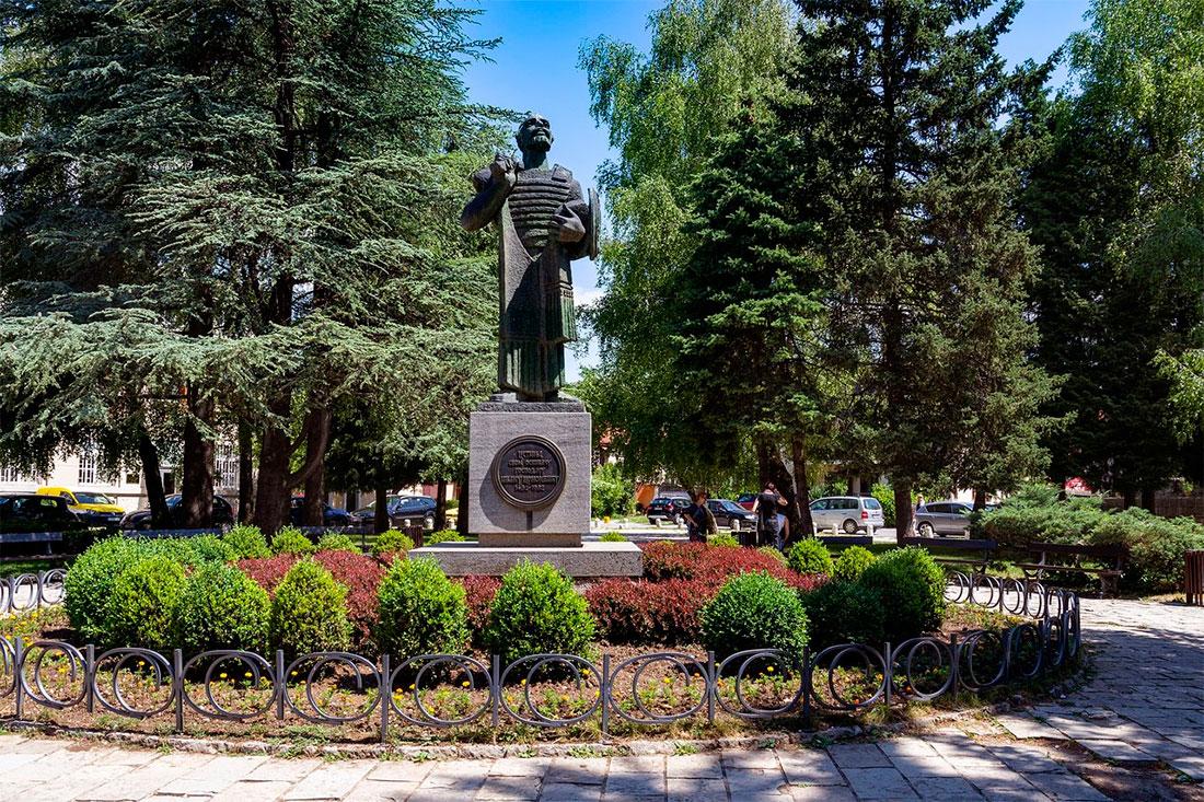 Памятник Ивану Царноевичу