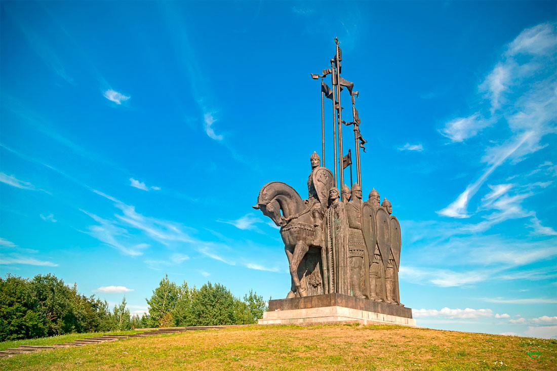 Памятник дружине Александра Невского (памятник 