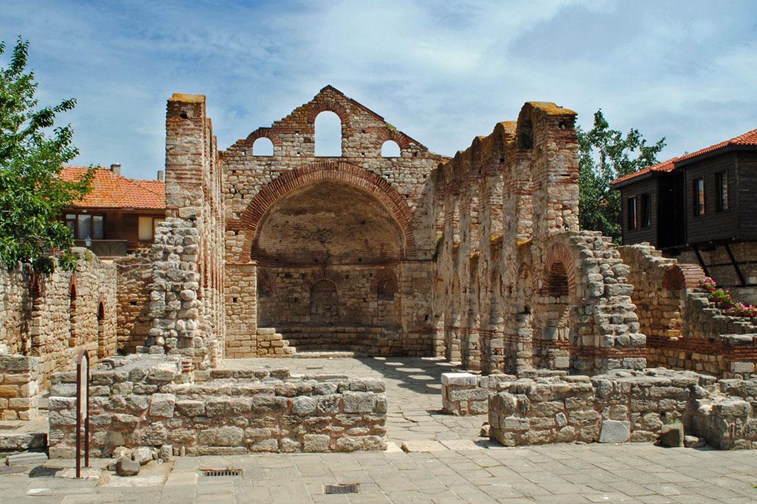 Храм Святой Софии в городе Несов