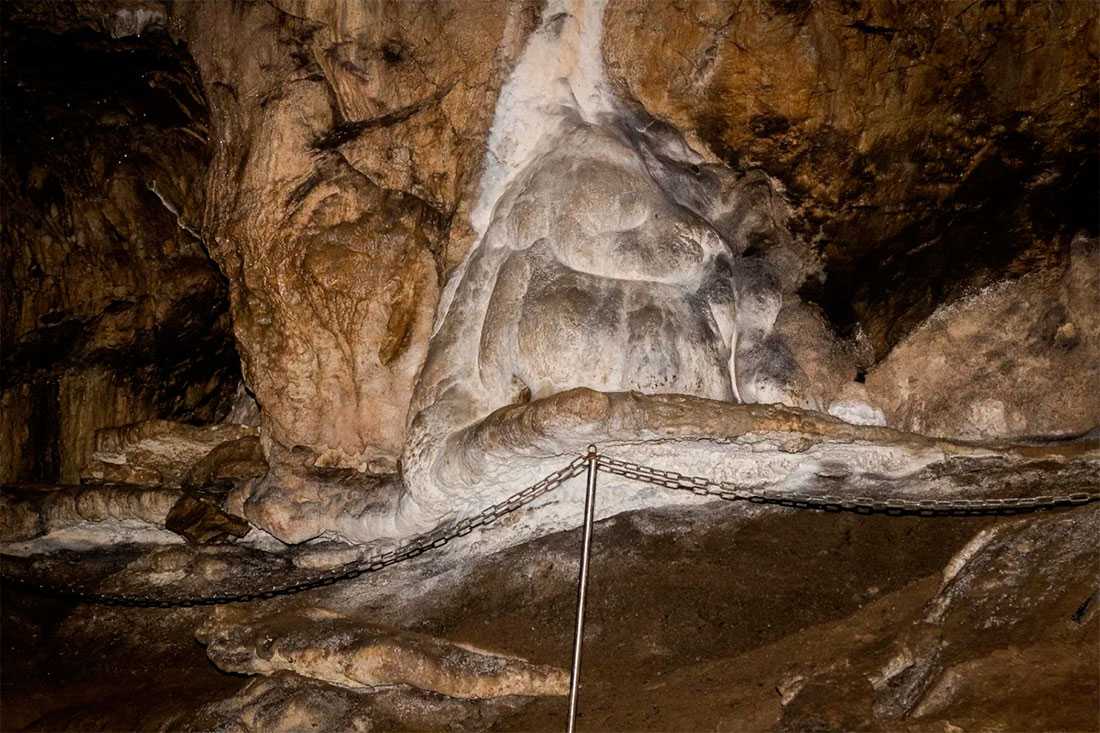 Новоморадымовская пещера
