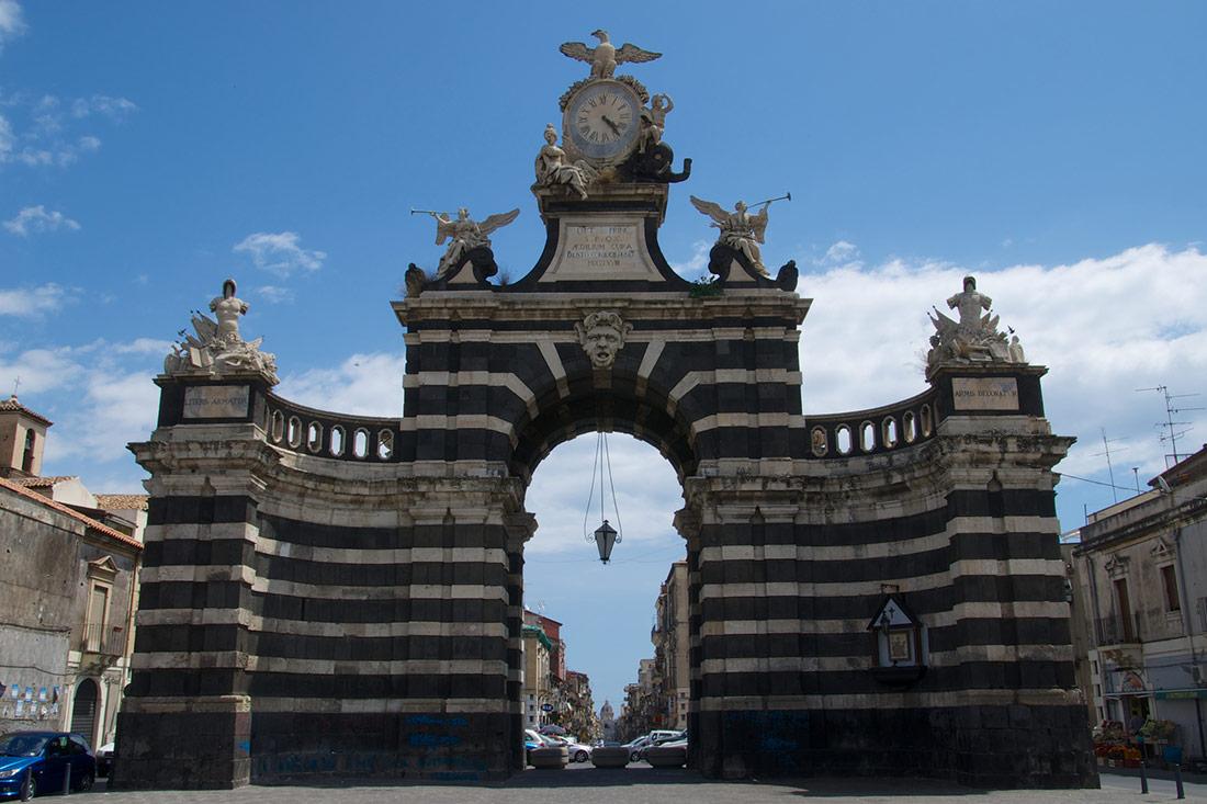 Тримфальные арочные ворота Джузеппе Гарибальди