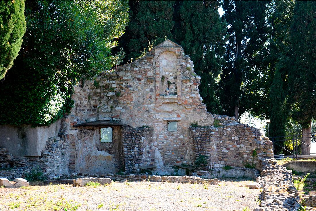 Руины монастыря Сан-Сальваторе