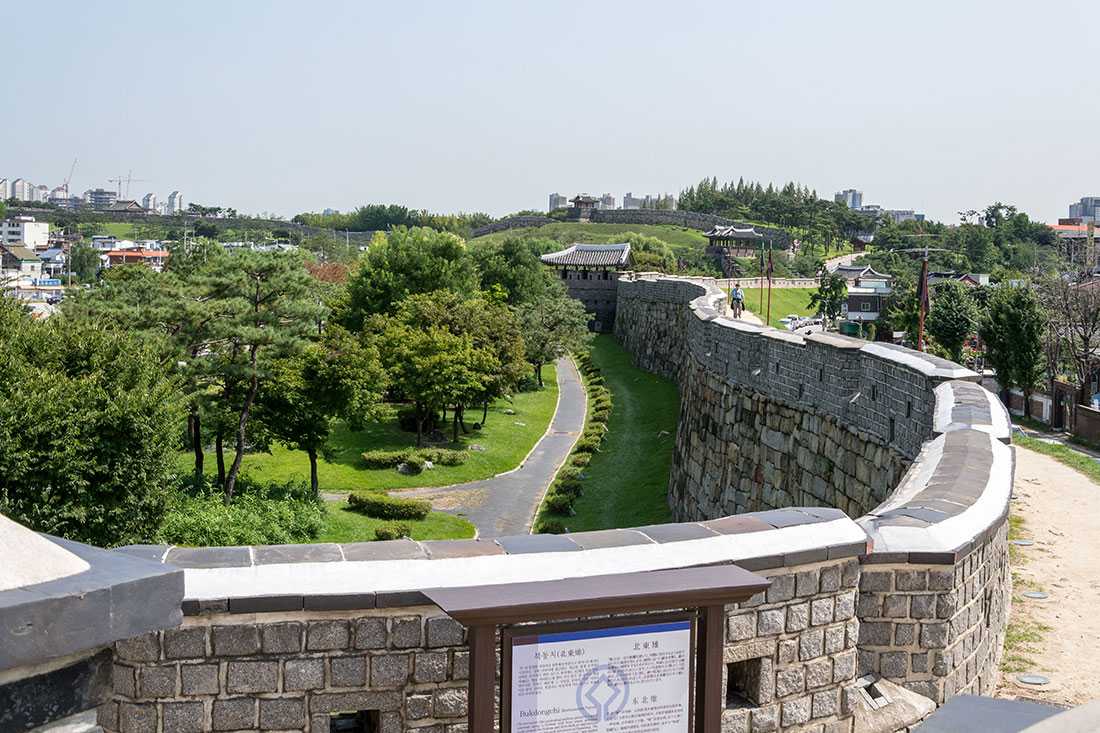 Крепость Кусасонг в Сувоне