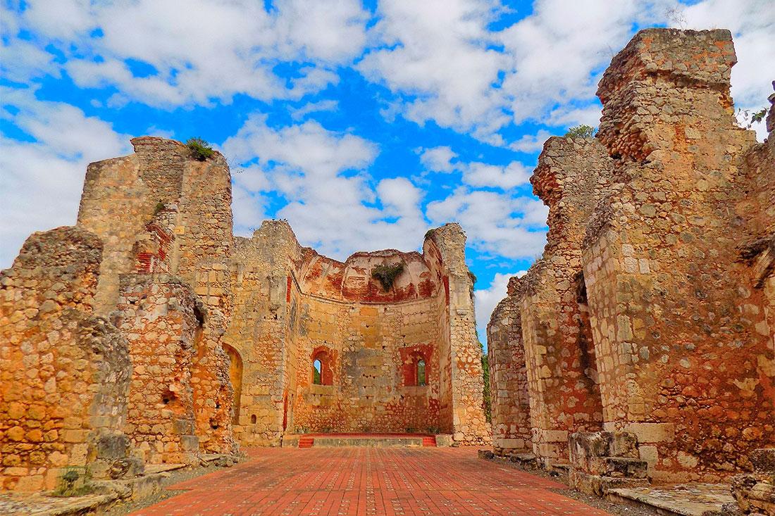 Руины францисканского монастыря