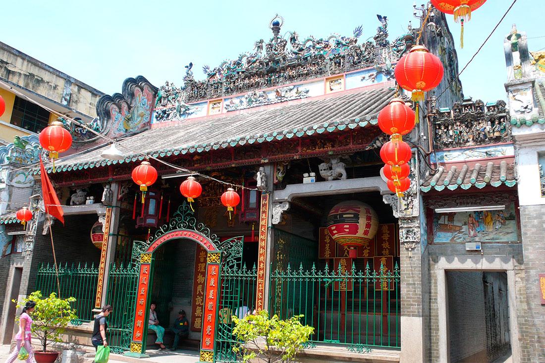 Церковь Тхиен Хау в китайском квартале