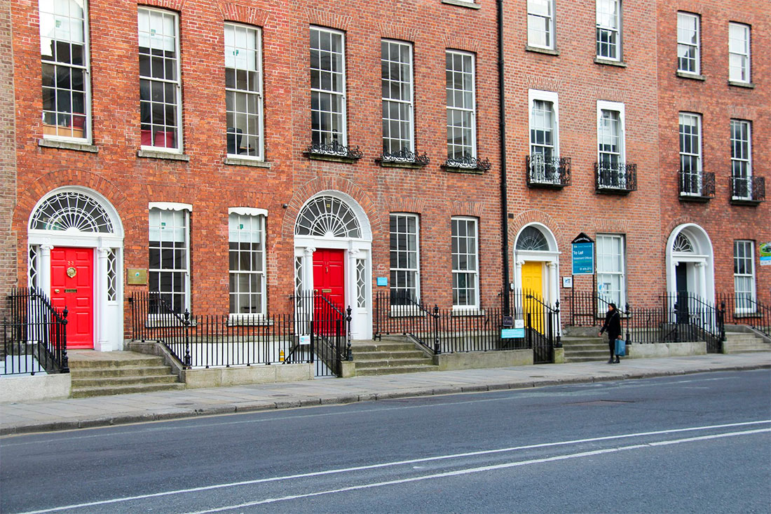 Дублинские уникальные двери