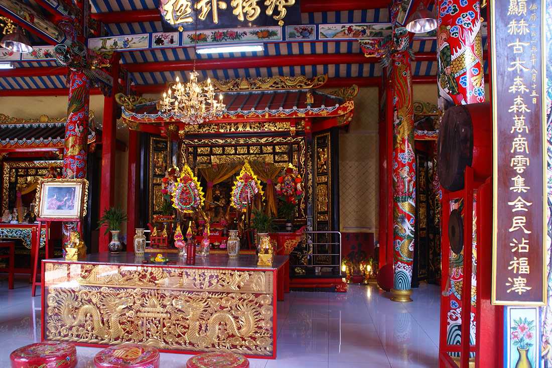 Храм Ват Мангкон Камарават