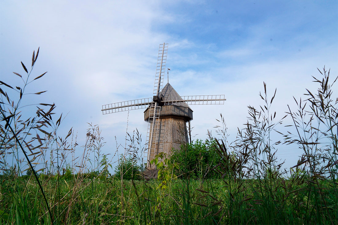 Деревянная Порно-Коновеевская ветряная мельница